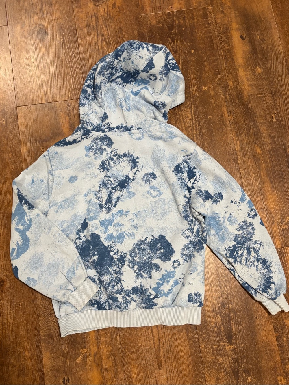 Nike Blue and Light Gray Tie-Dye Hoodie + Shorts Set - Picture 4 of 5